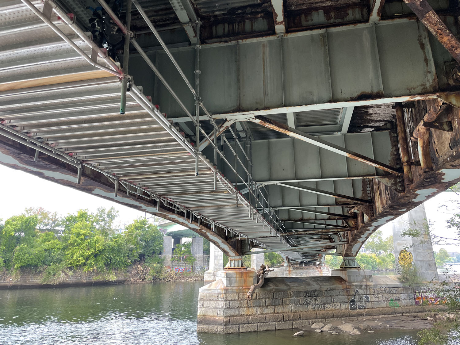 superior scaffold, Philadelphia, hanging bridge scaffold, scaffolding, river, bridge, work deck, platform, electrical, steel, iron, pa, de, nj